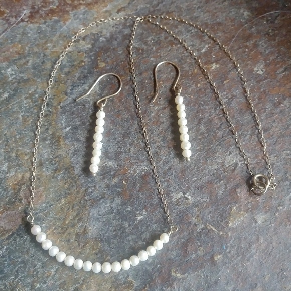 Pearl necklace and earring set in sterling silver - Picture 1 of 8